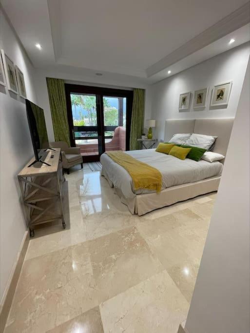 Happy Luxury - Beachside In Mar Azul, Apartament Estepona